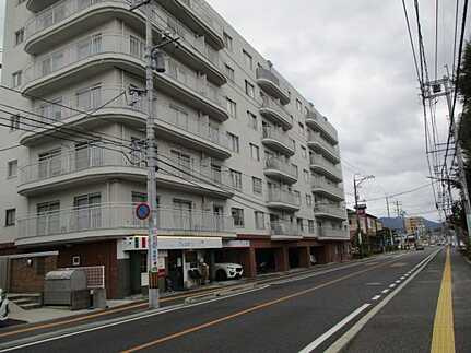楽々園豊栄ハイツの外観