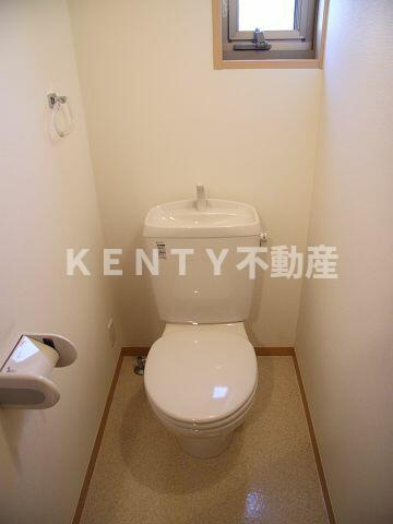 【トイレ】 | ＫＩＨＡＣＨＩ　ＲＥＳＩＤＥＮＣＥ | 落ち着いた色調のトイレです