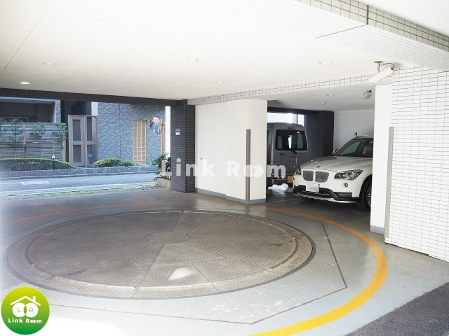 メイクスデザイン清澄白河アジールコートの駐車場