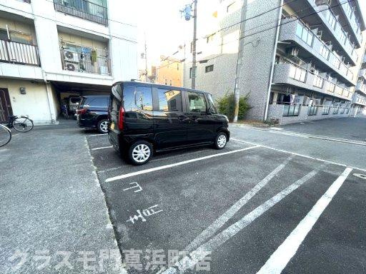 ローズハイツの駐車場