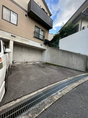 丘ハイツの駐車場