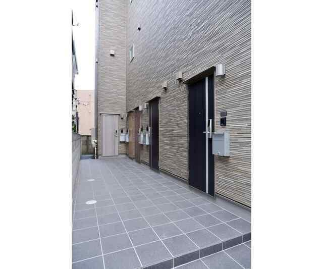 ＡＺＩＴＯの外観|建物入り口