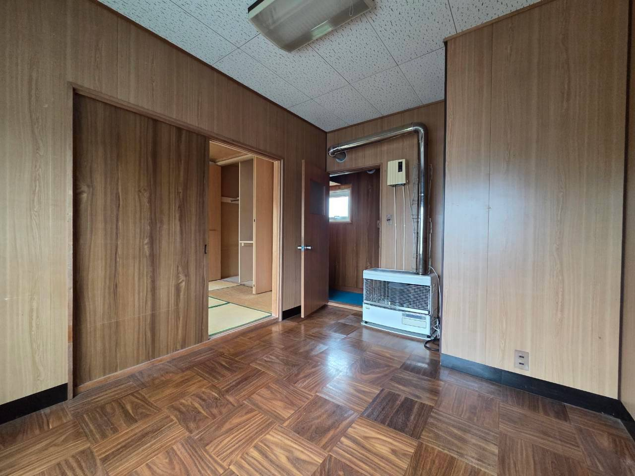 緑ケ岡4丁目8　駐車場2台可　中古住宅の内装