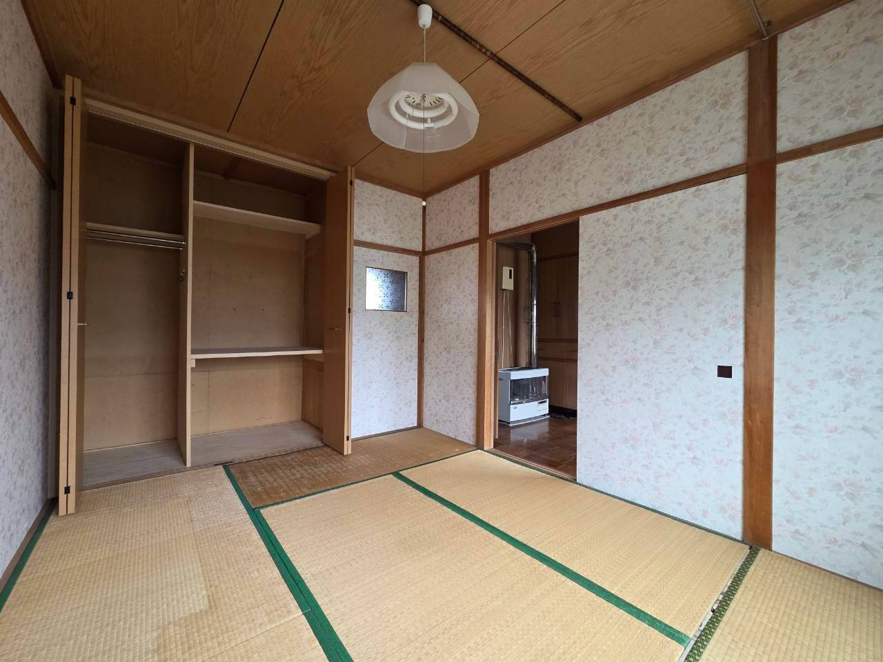 緑ケ岡4丁目8　駐車場2台可　中古住宅の内装