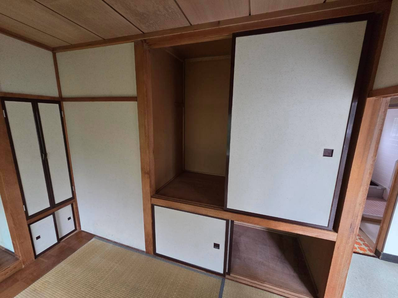 緑ケ岡4丁目8　駐車場2台可　中古住宅の収納