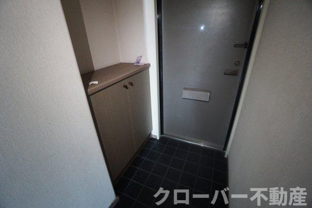 網の浦ハイツの玄関