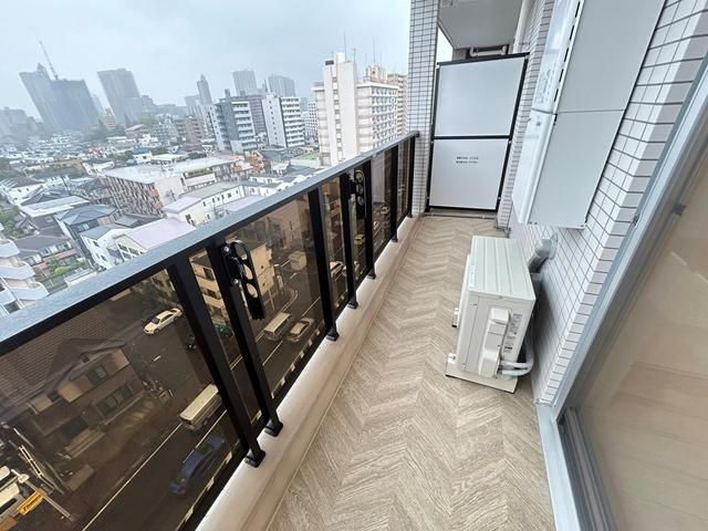 ＬＩＭＥ　ＲＥＳＩＤＥＮＣＥ　ＫＡＷＡＧＵＣＨＩ　ＥＡＳＴのバルコニー