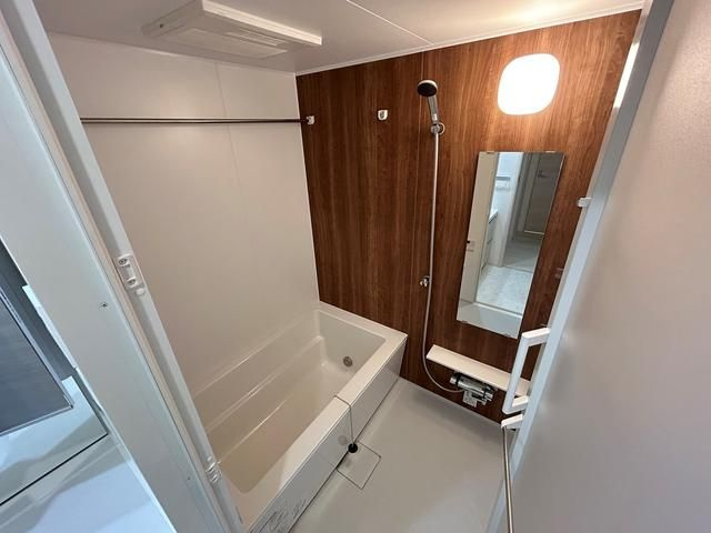 ＬＩＭＥ　ＲＥＳＩＤＥＮＣＥ　ＫＡＷＡＧＵＣＨＩ　ＥＡＳＴの浴室