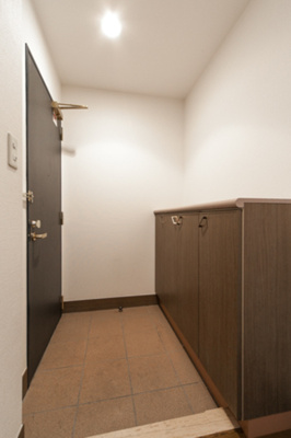 【玄関】 | エリム春日町パークタワー | ※写真は同タイプ住戸です。