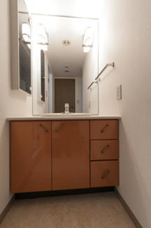 【洗面所】 | エリム春日町パークタワー | ※写真は同タイプ住戸です。