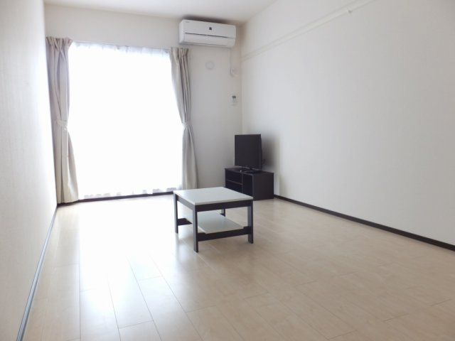 レオネクスト北鴻巣Ⅱの寝室|家具家電設置済みのお部屋です。