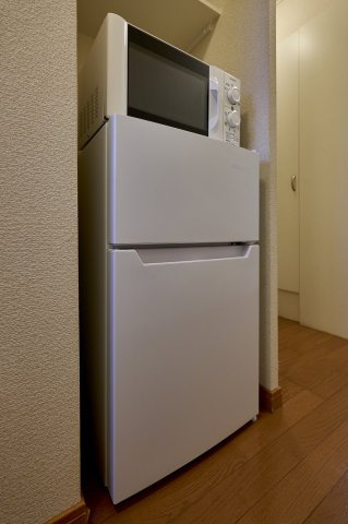 レオパレスメスタージャのその他|電子レンジ、冷蔵庫（機種は異なる場合があります）