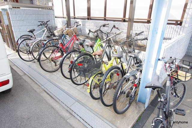エレガンス冨士　仲介手数料無料の駐車場