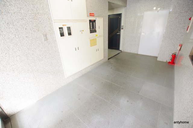 エレガンス冨士　仲介手数料無料のロビー