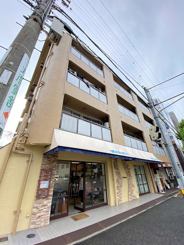 尼崎市立花町４丁目の賃貸マンションの外観