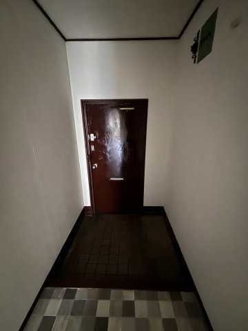 美和コーポの玄関