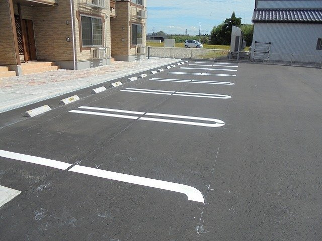 ヴィラージュＳ　Ⅴの駐車場
