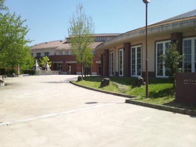 ヴィラージュＳ　Ⅴの周辺|出町小学校まで1520m
