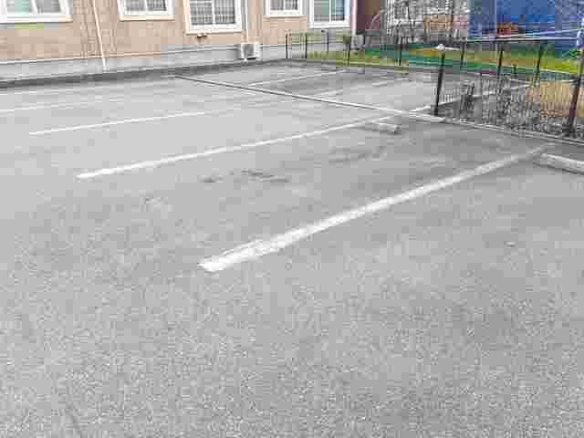 ヴィラ・リーブズＡの駐車場