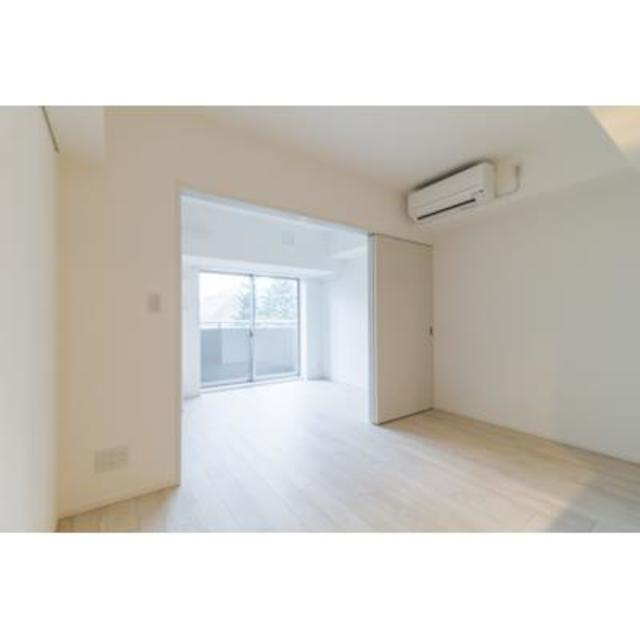 リンデンコート市ヶ谷の居間・リビング|※写真は同タイプ住戸です。