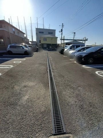 ファミール光葉Ⅱ　Ｂ棟の駐車場