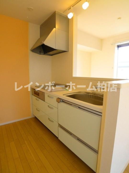仲介手数料50％半額キャンペーン物件のキッチン|同施工。参考写真。