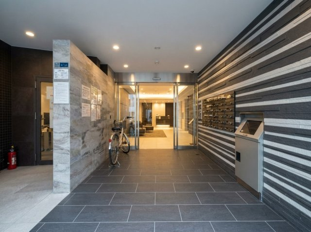 R Residences 難波南Ⅰのエントランス