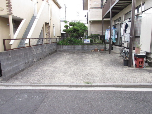 シティハイム　パインヒルの駐車場