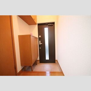 ハイツRIANAの玄関
