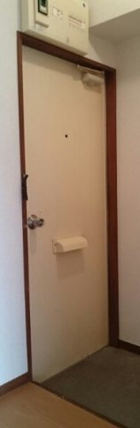 ヨシダハイツの玄関