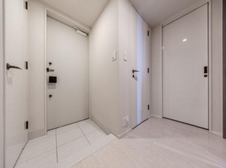 ＣＡＰＩＴＡＬ　ＧＡＴＥ　ＰＬＡＣＥ　ＴＨＥ　ＴＯＷＥＲの玄関|※別部屋参照