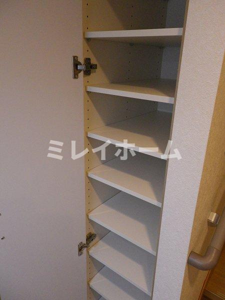ルーブル多摩川七番館の玄関