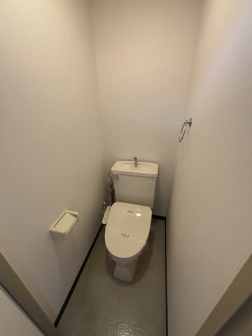 尼崎市塚口町１丁目の賃貸マンションのトイレ