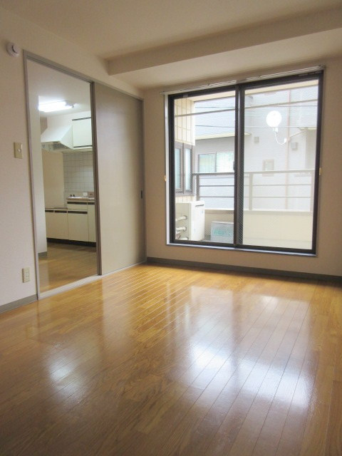 カーサ小倉の内装|角部屋２面採光
