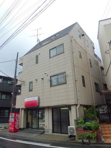 カーサ小倉のエントランス|閑静な住環境