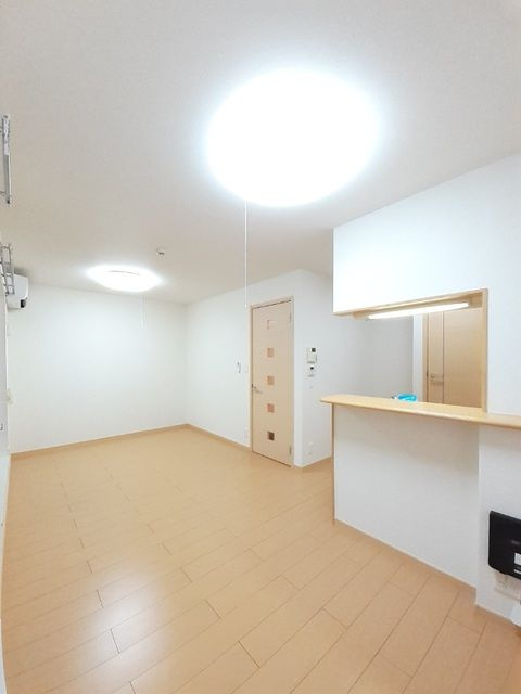 ワイズガーデンの居間・リビング