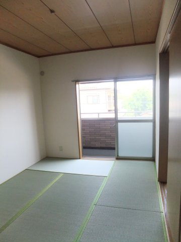 エステート弐番館の和室