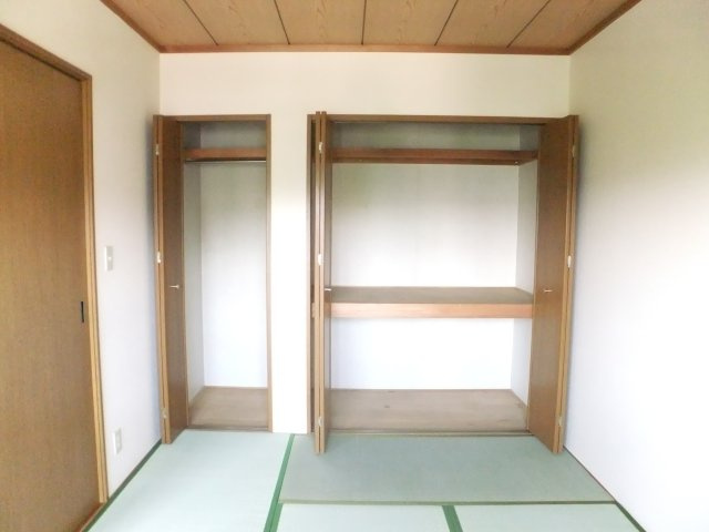 エステート弐番館の収納