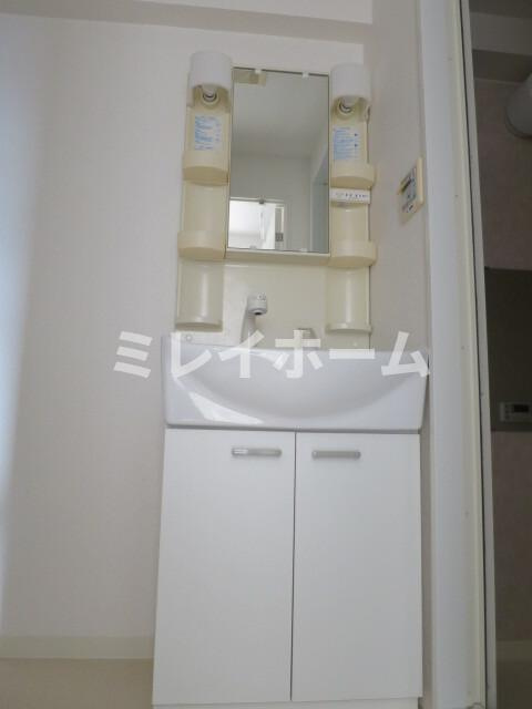 メゾン西馬込の洗面所|同建物内、別のお部屋の参考写真になります。