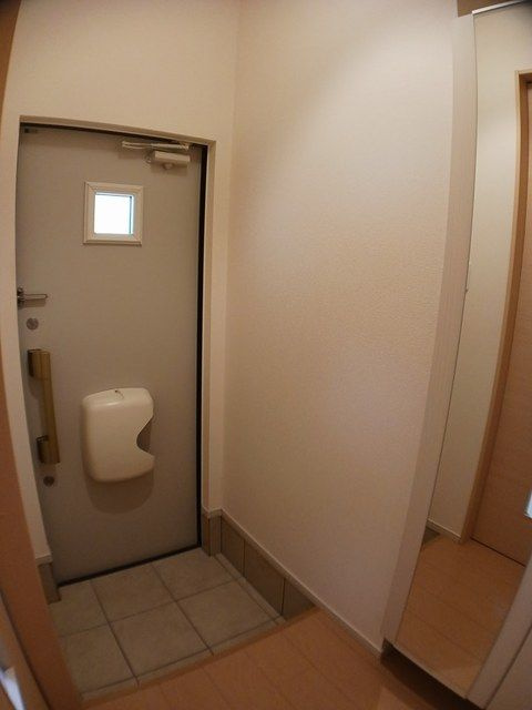 フィオーレ西大井の玄関