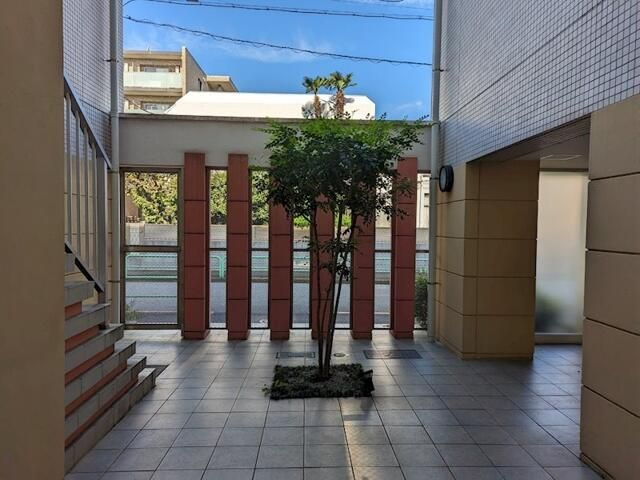 ブランシュール平和台のエントランス