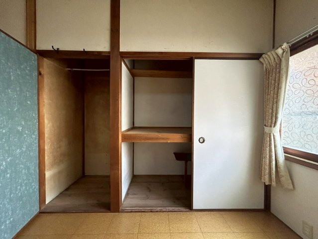 小野市上本町貸家の収納