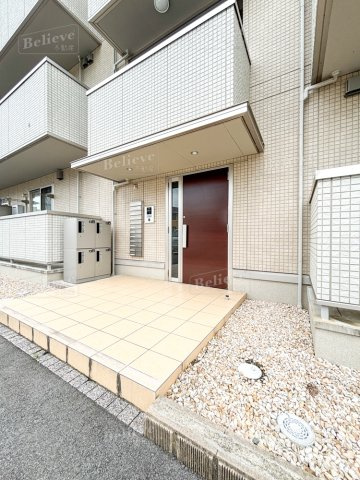 パークハイム上津のエントランス|宅配BOX付きで不在時の荷物の受け取りに便利です☆