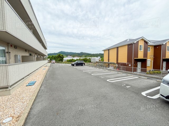 パークハイム上津の駐車場|駐車スペースもあります♪