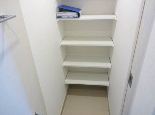 北区滝野川６丁目の賃貸マンションの収納