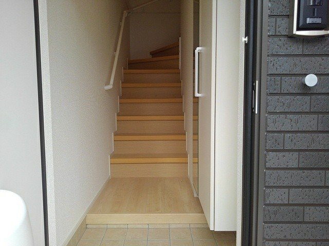 メゾン寺角　Ｑｕｅｓｔの玄関