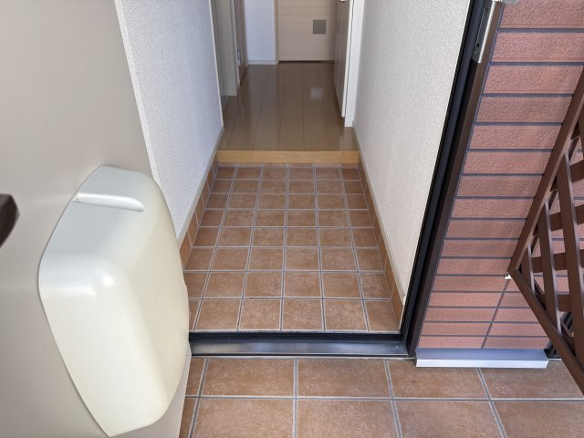 メゾン　ロングフィールドの玄関