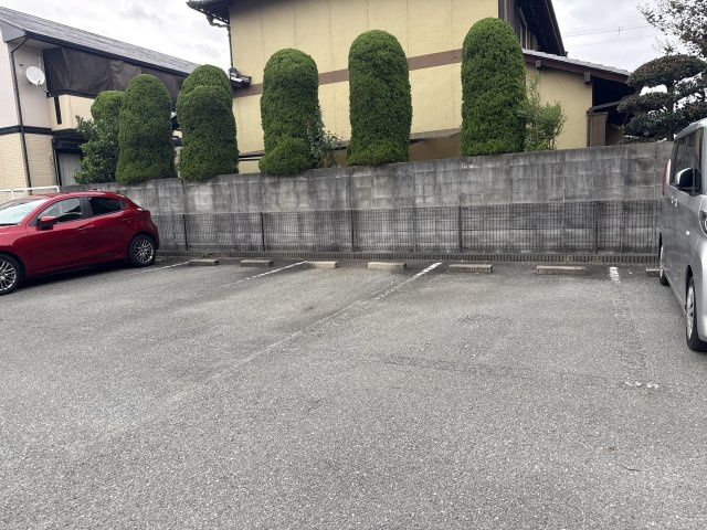 プロニティハウスの駐車場
