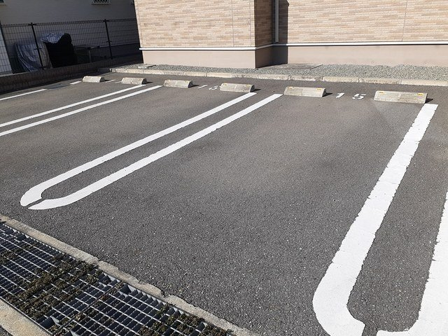 パレドール大浜Ⅱの駐車場