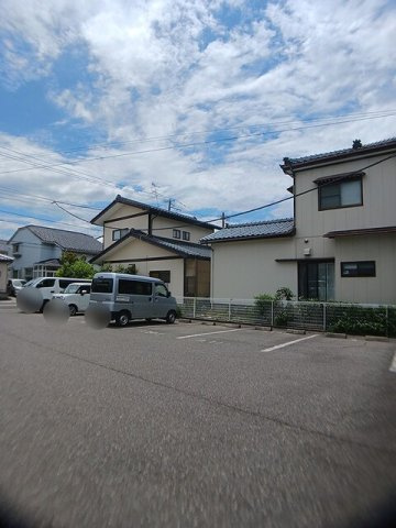 【駐車場】 | コスモヴィラ　Ａ | 駐車場に車を止められます
